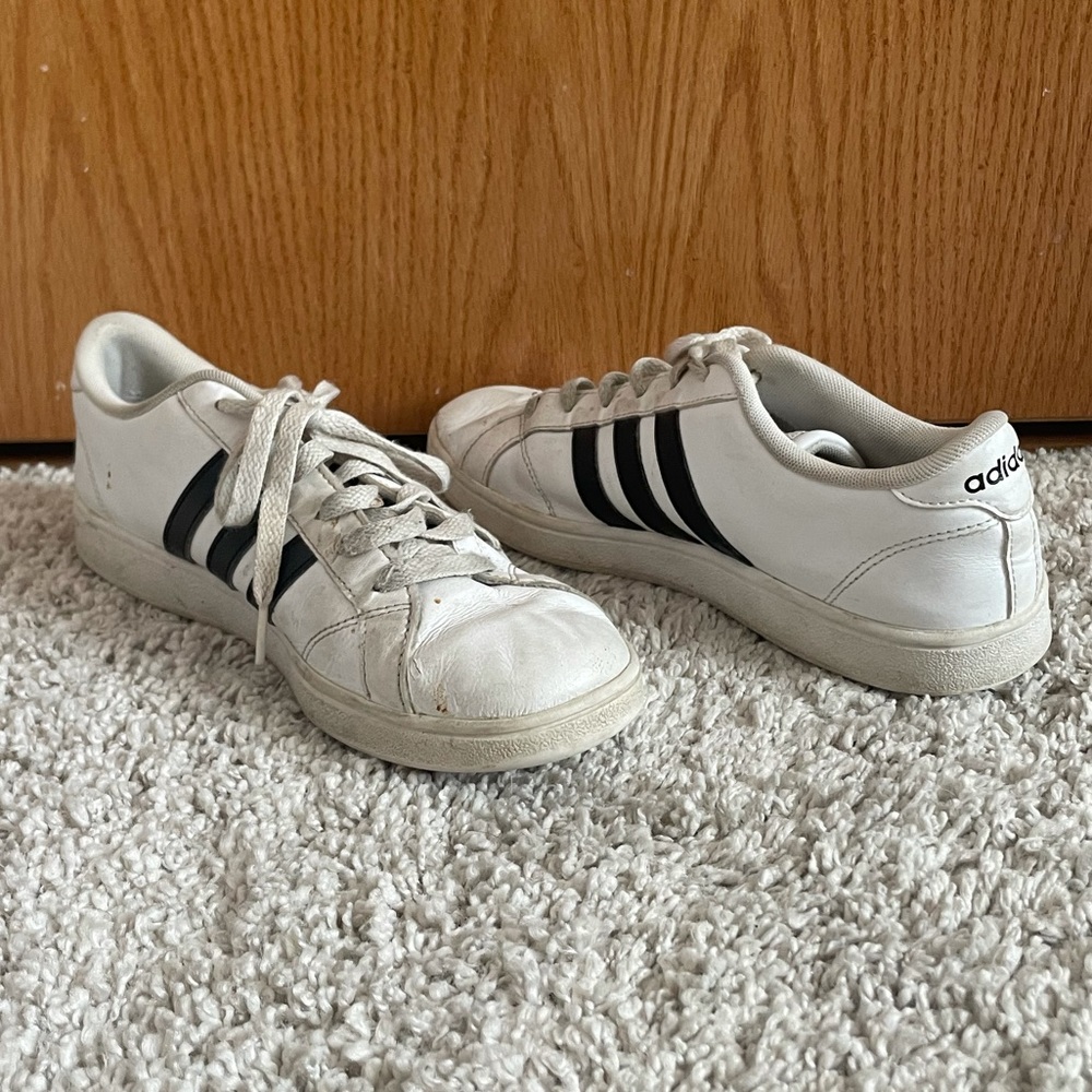 Adidas Sneakers